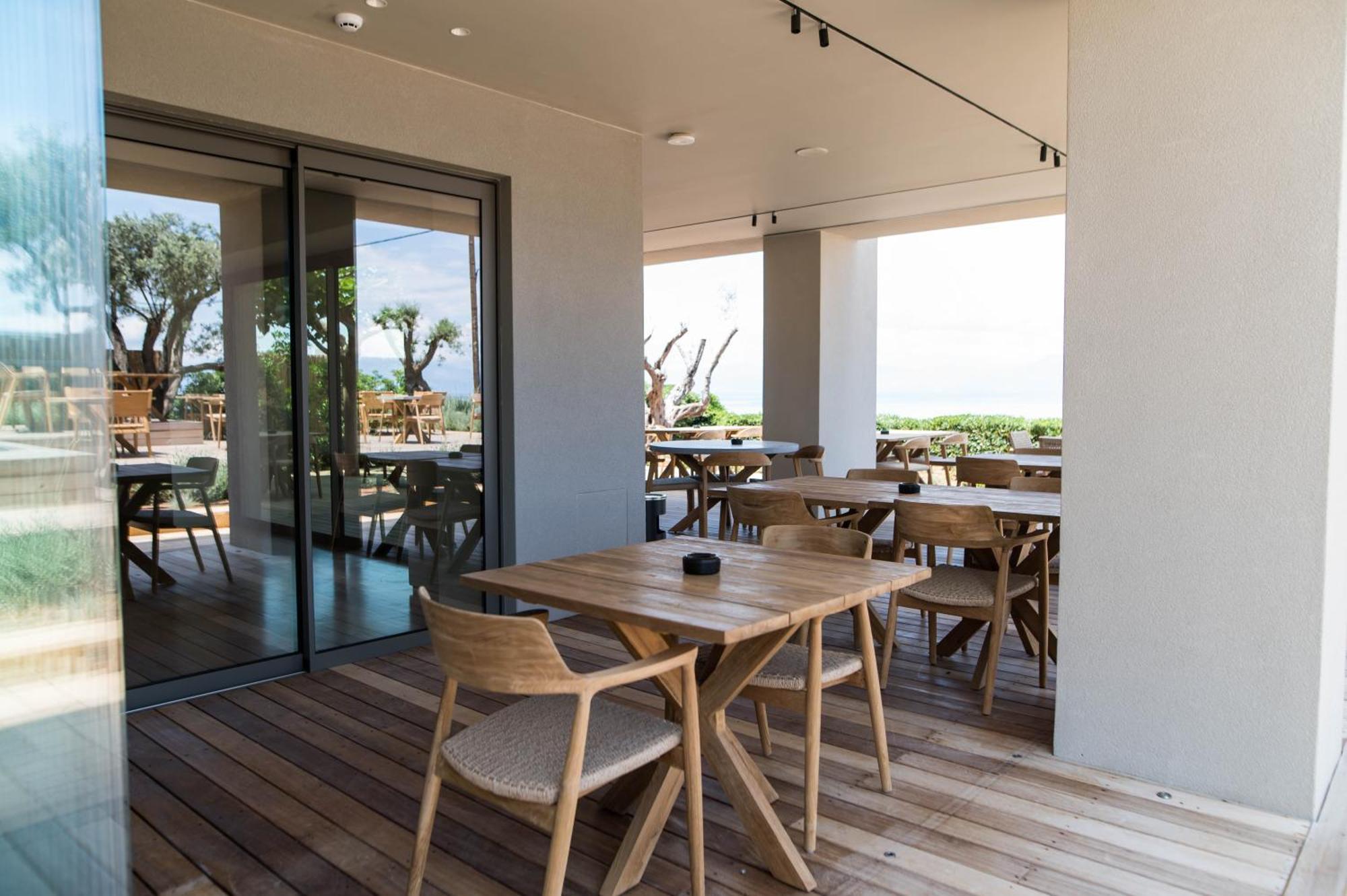 Alissachni Seaside Hotel 데르베니 외부 사진